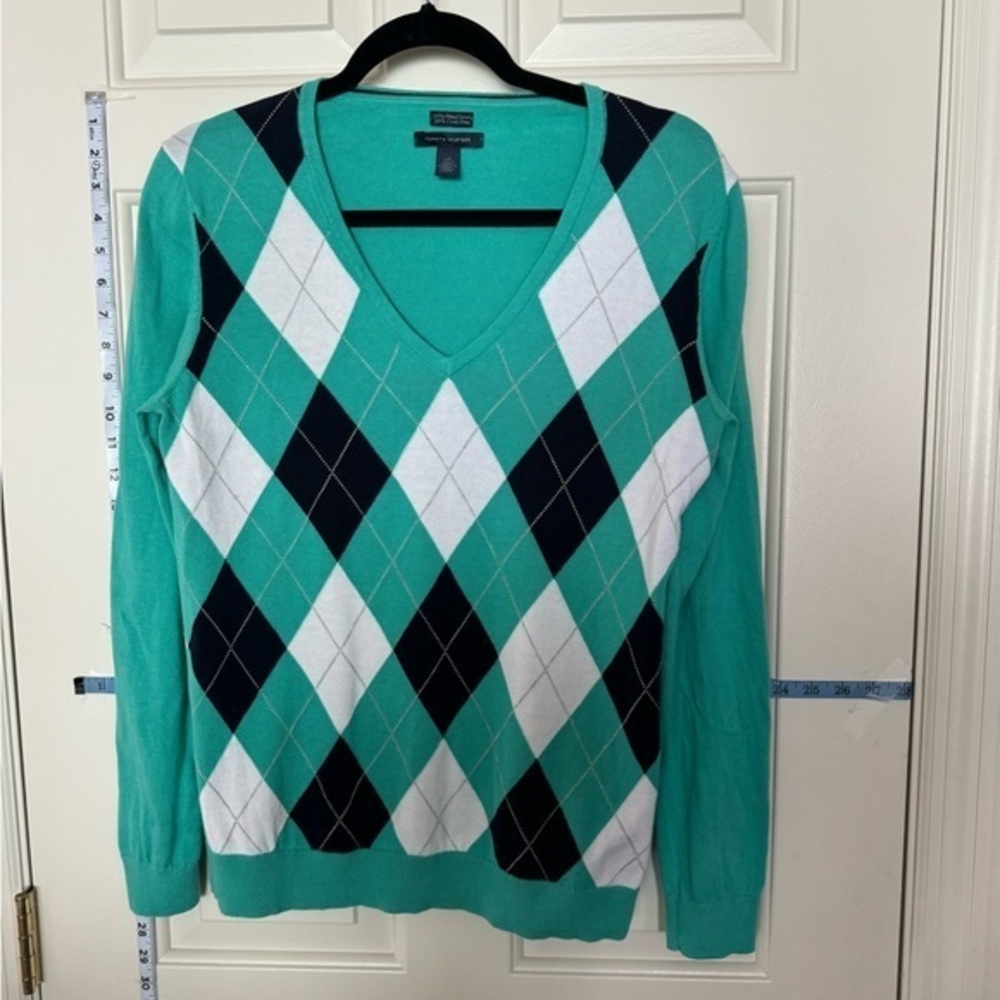 Tommy Hilfiger long sleeve sweater, Large